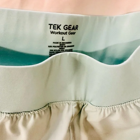 5/$20 🔆 Women's Tek Gear Athletic Shorts - Picture 3 of 3